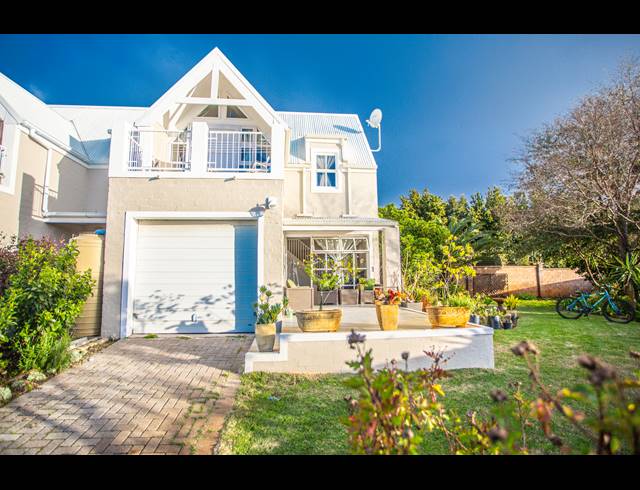 2 BEDROOM HOUSE SOLD IN SONSTRAAL HEIGHTS